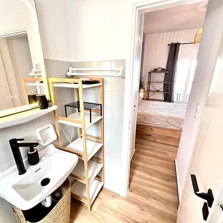 Aeolian Blu 5 Parikia (Paros)