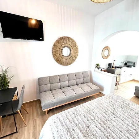 Aeolian Blu 5 * Parikia (Paros)