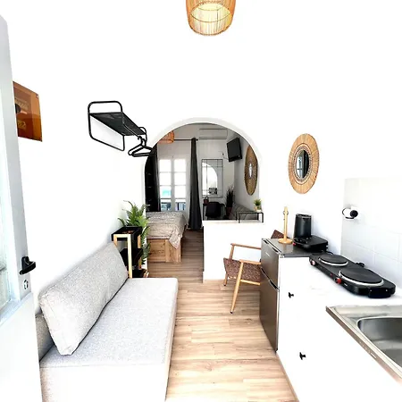 Aeolian Blu 5 Parikia (Paros)